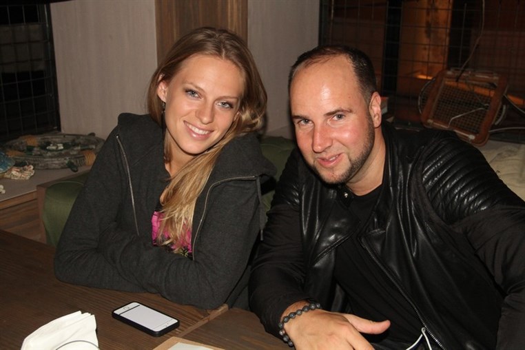 Nora En Pure LIVE at INDIE